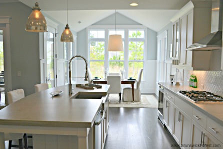 INTERIOR KITCHEN