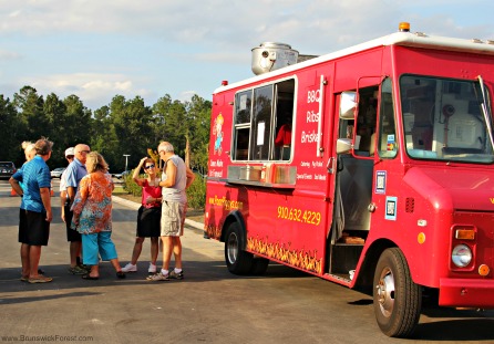 POOR PIGGY’S FOOD TRUCK